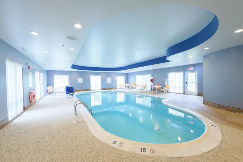 Holiday Inn Express & Suites Jamestown